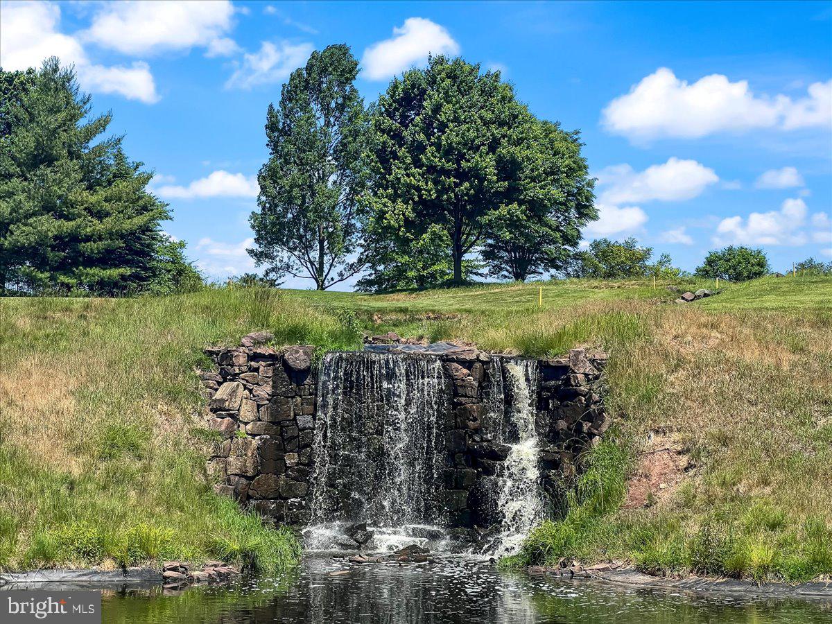 RIVERCREST - Residential