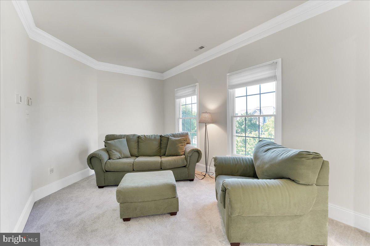 RIVERCREST - Residential