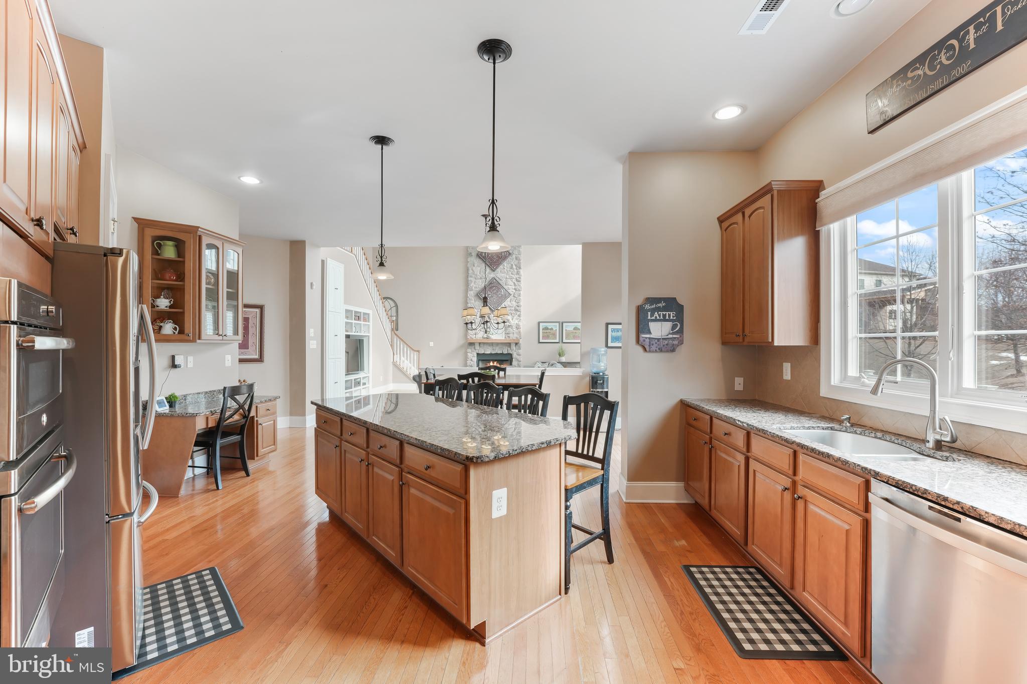 RIVERCREST - Residential