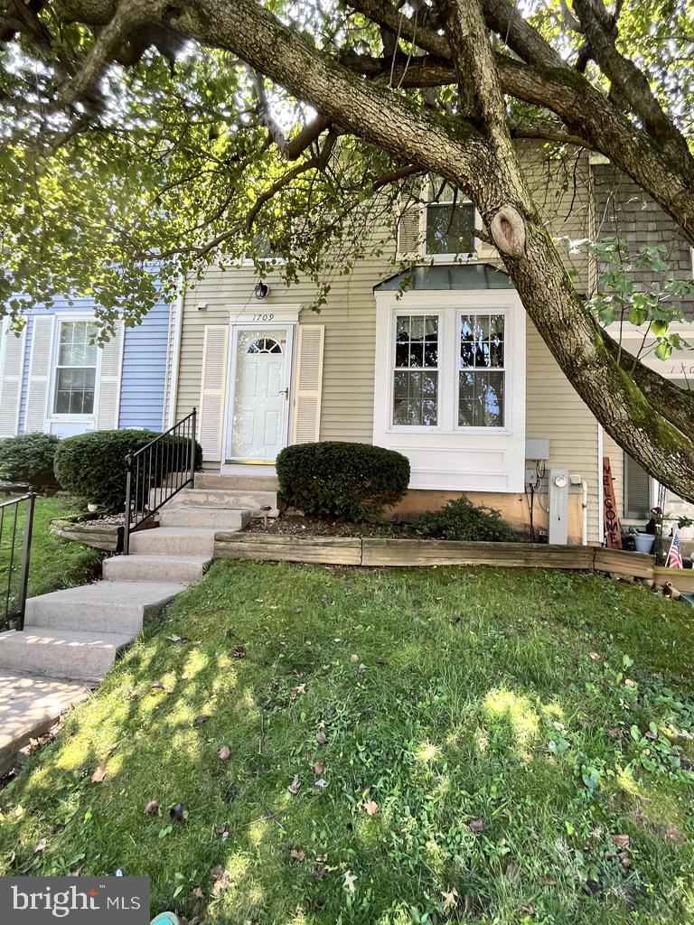 VILLAGE AT THOMAS RUN - Residential