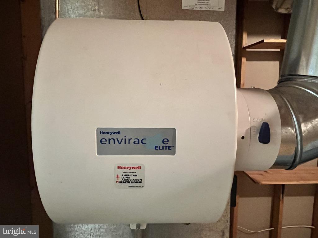 VILLAGE AT THOMAS RUN - Residential