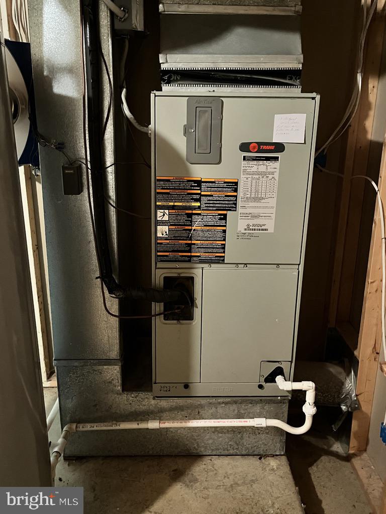 VILLAGE AT THOMAS RUN - Residential