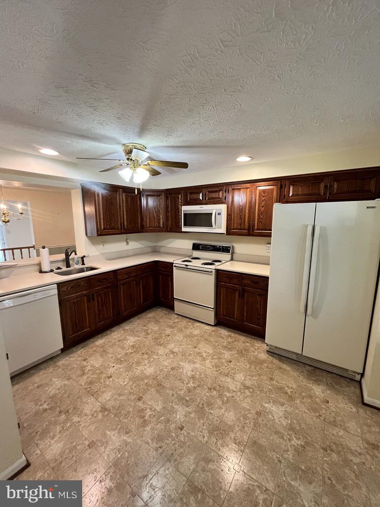 VILLAGE AT THOMAS RUN - Residential