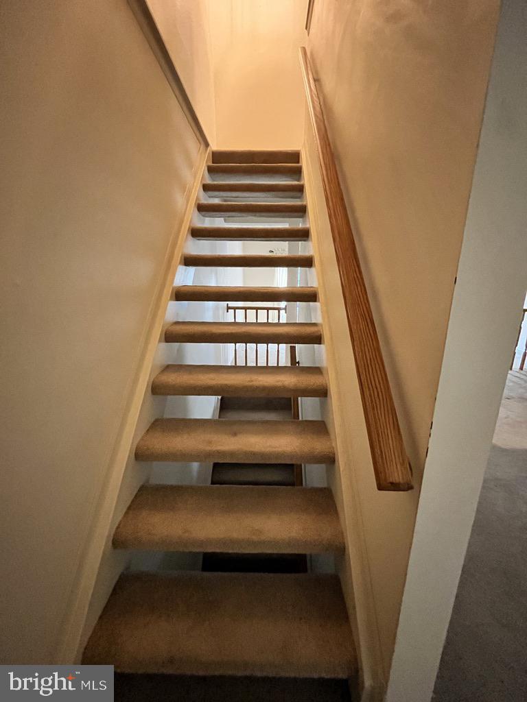 VILLAGE AT THOMAS RUN - Residential