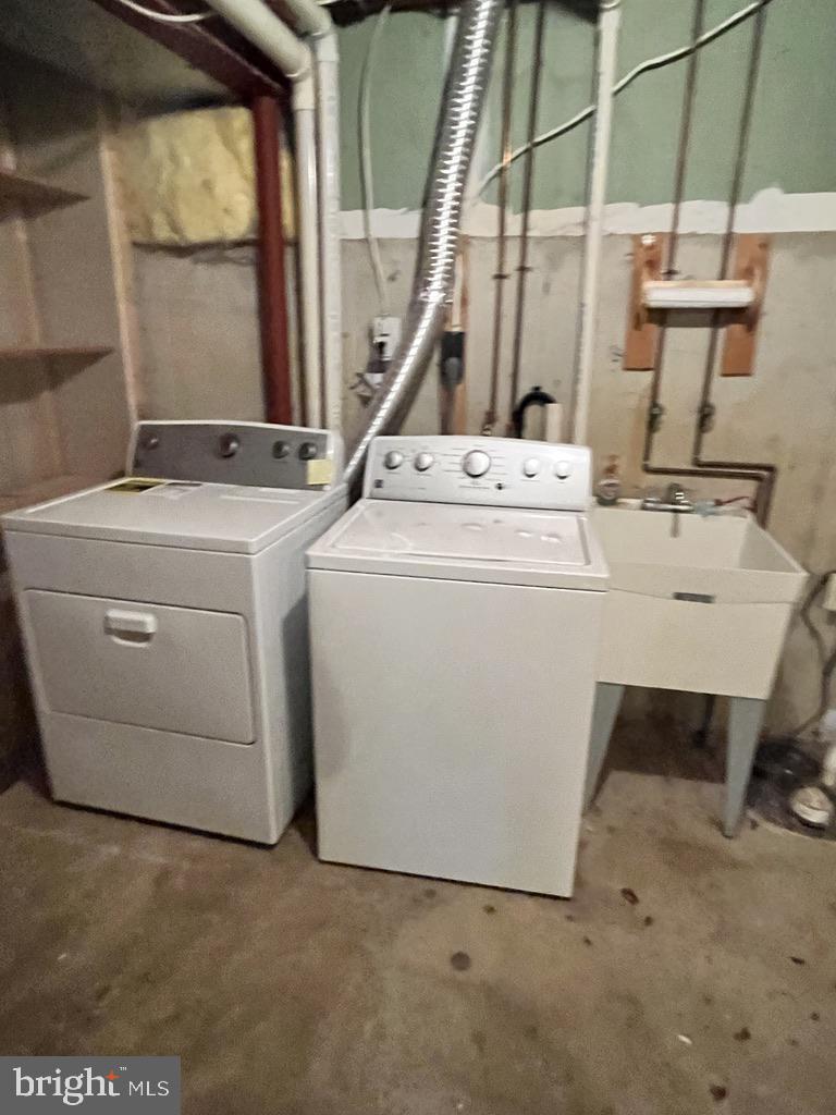 VILLAGE AT THOMAS RUN - Residential