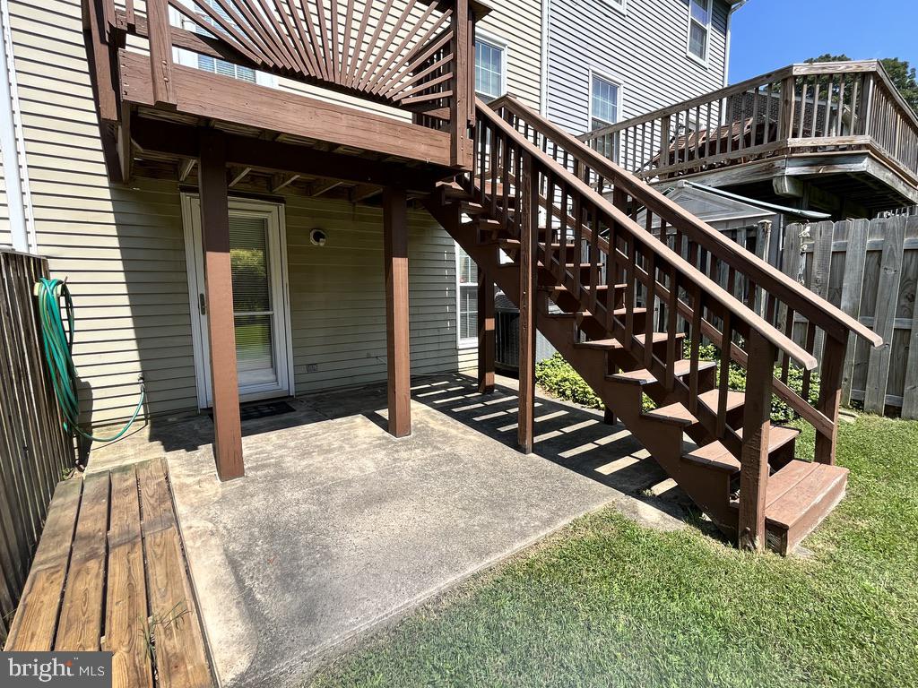 VILLAGE AT THOMAS RUN - Residential