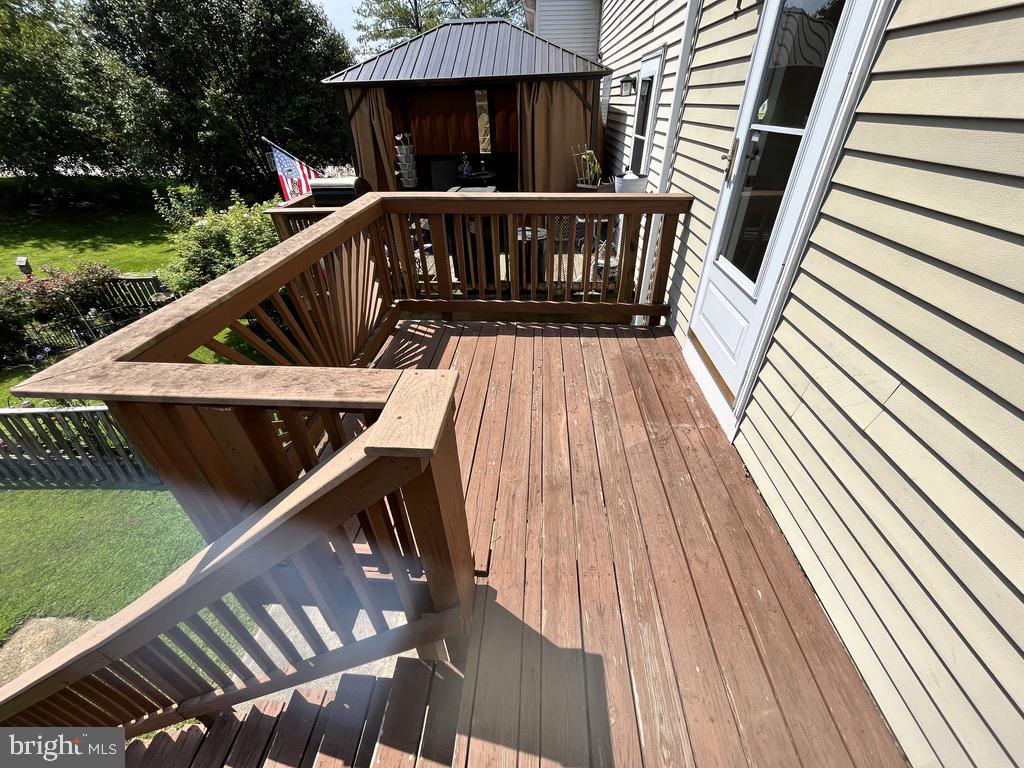 VILLAGE AT THOMAS RUN - Residential