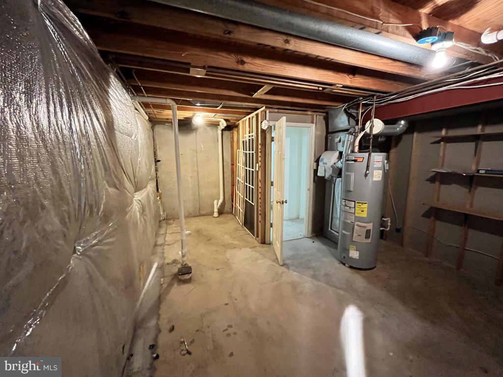 VILLAGE AT THOMAS RUN - Residential