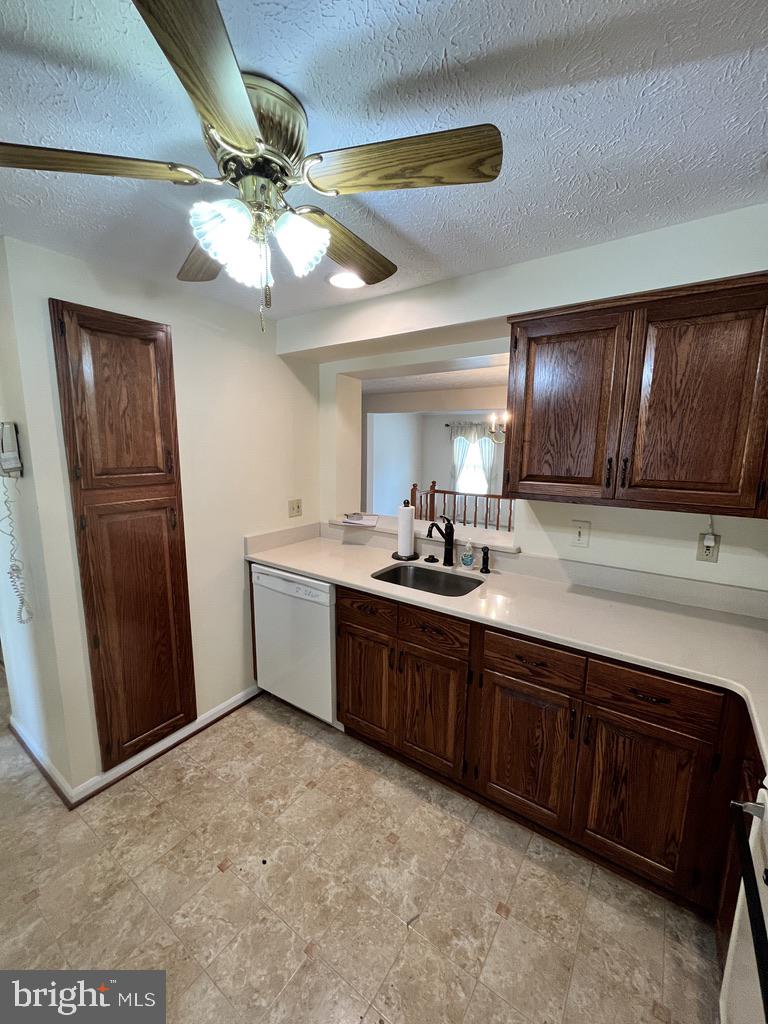 VILLAGE AT THOMAS RUN - Residential