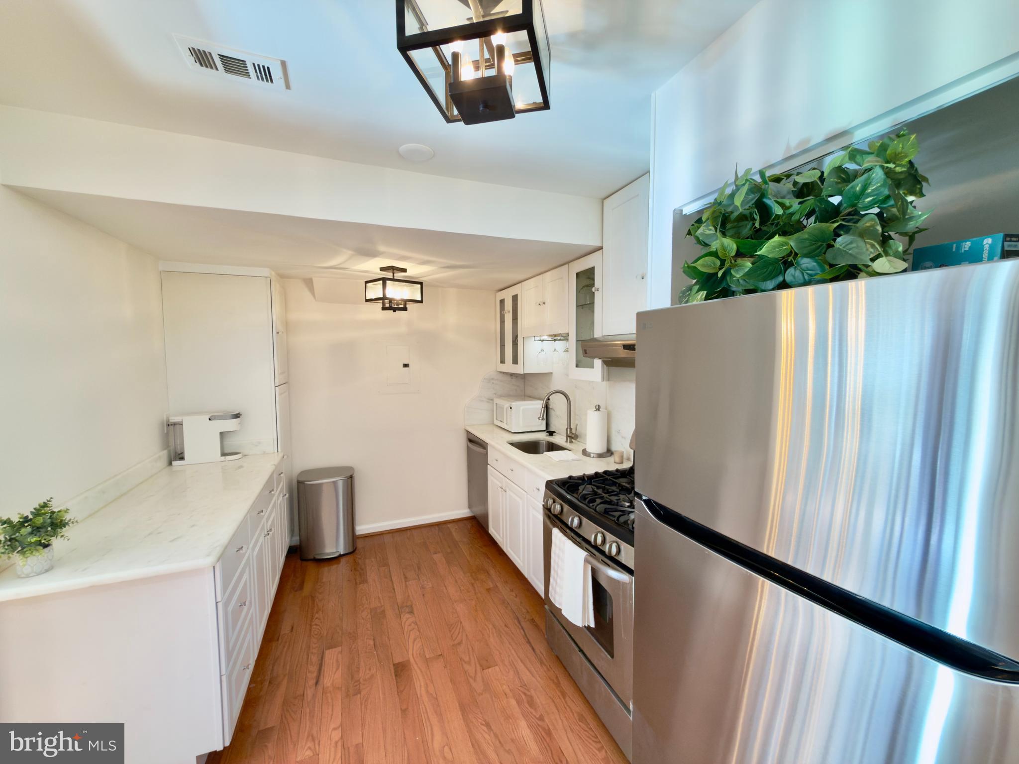 CHARLESTOWNE VILLAGE - Residential