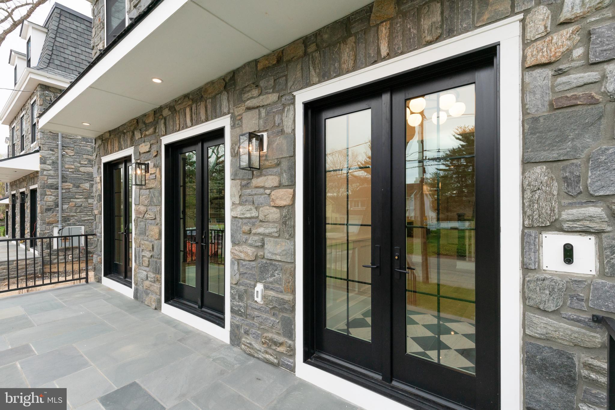 CHESTNUT HILL - Residential