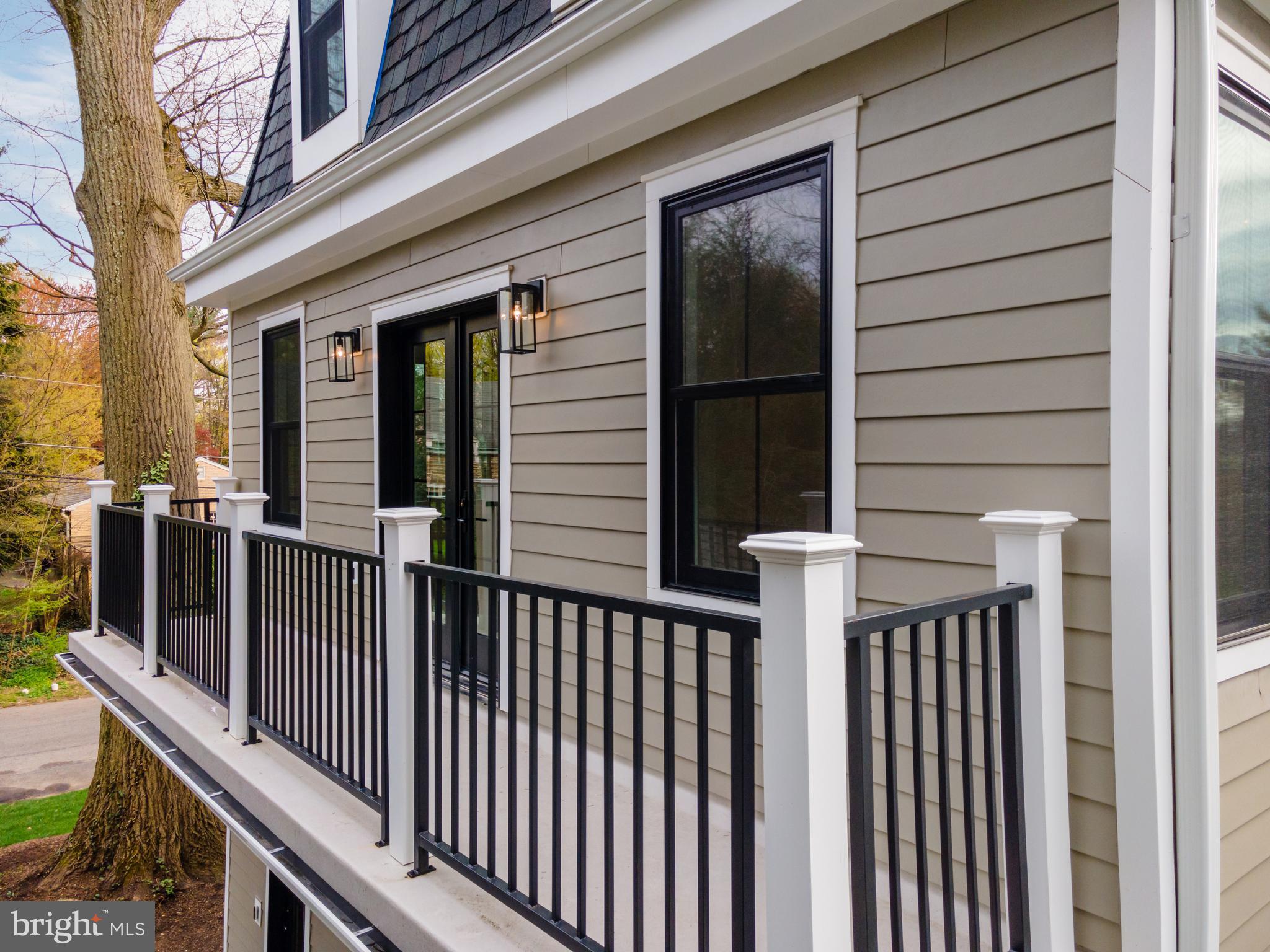 CHESTNUT HILL - Residential