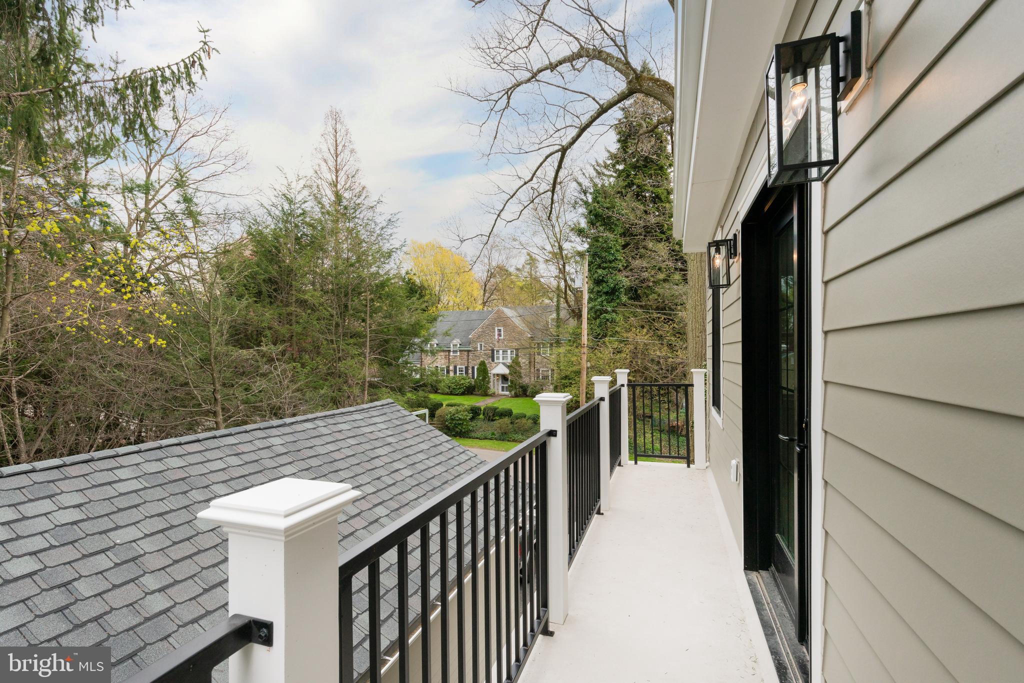 CHESTNUT HILL - Residential