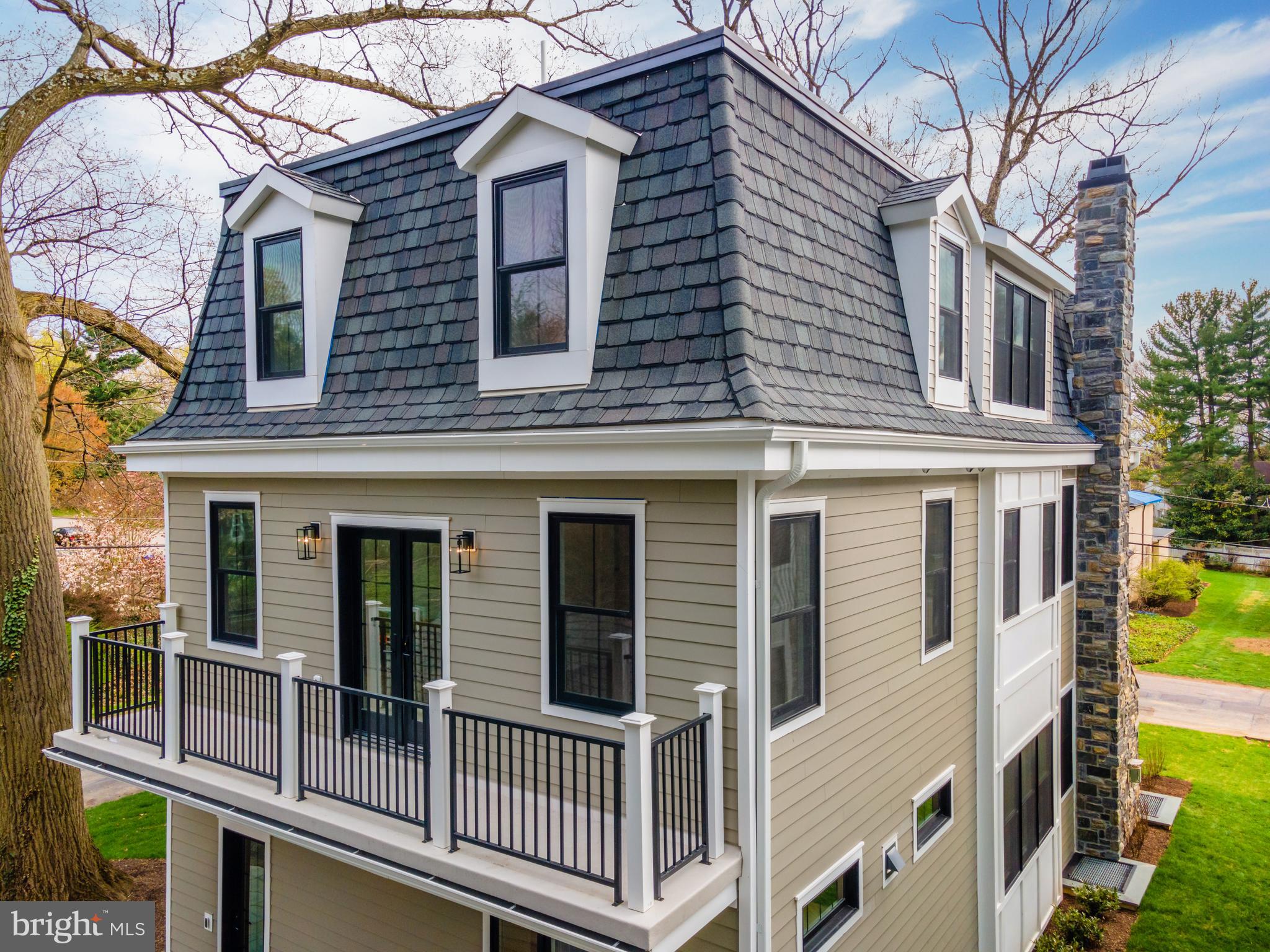 CHESTNUT HILL - Residential