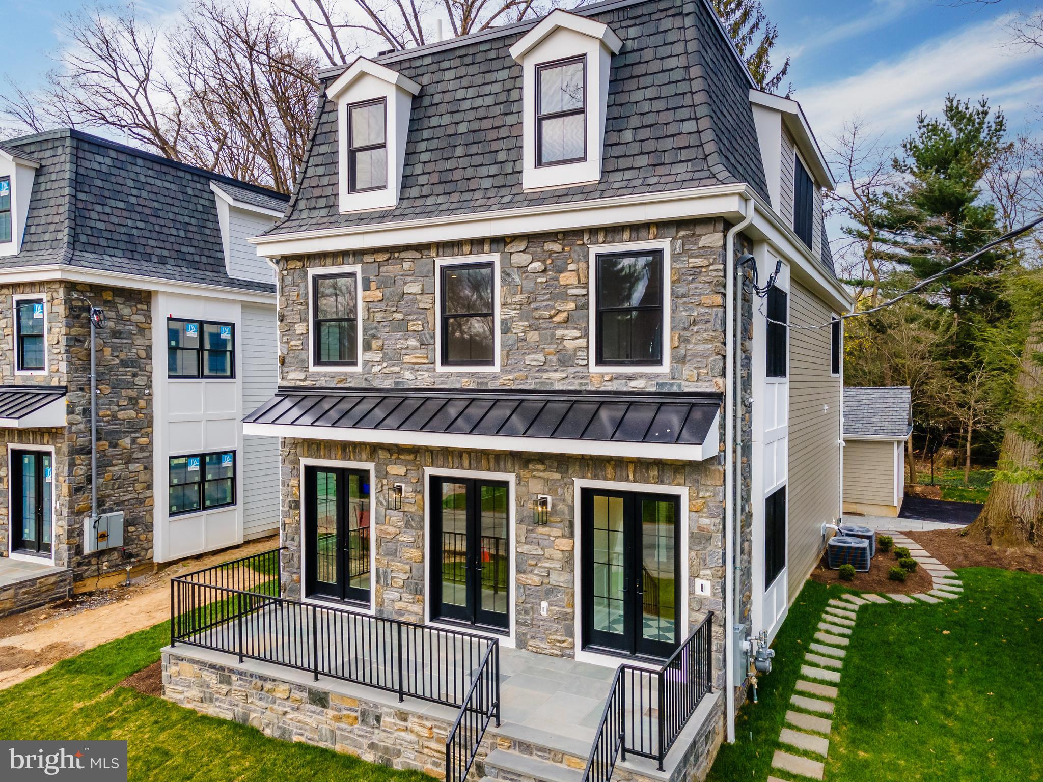 CHESTNUT HILL - Residential