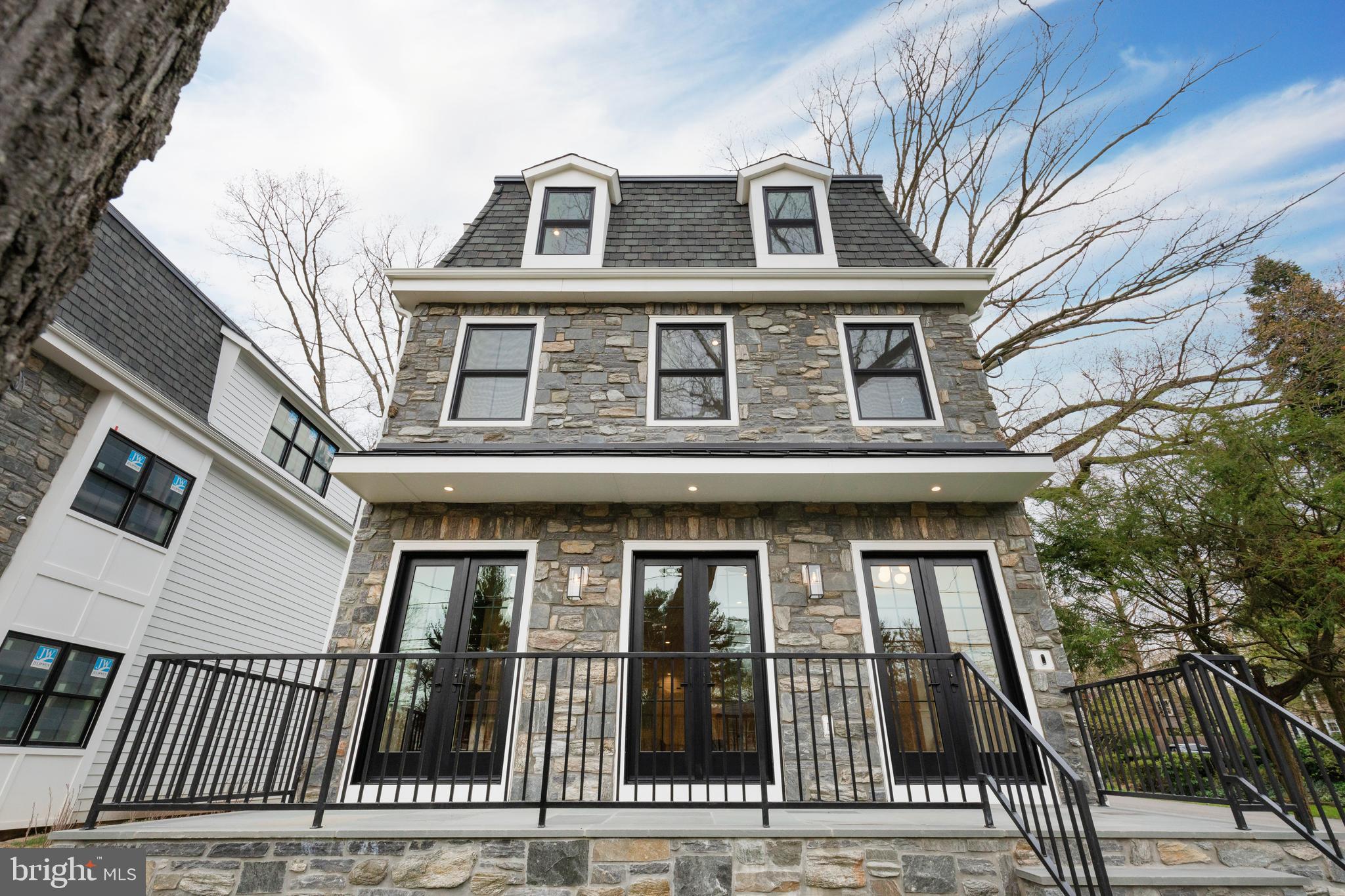 CHESTNUT HILL - Residential