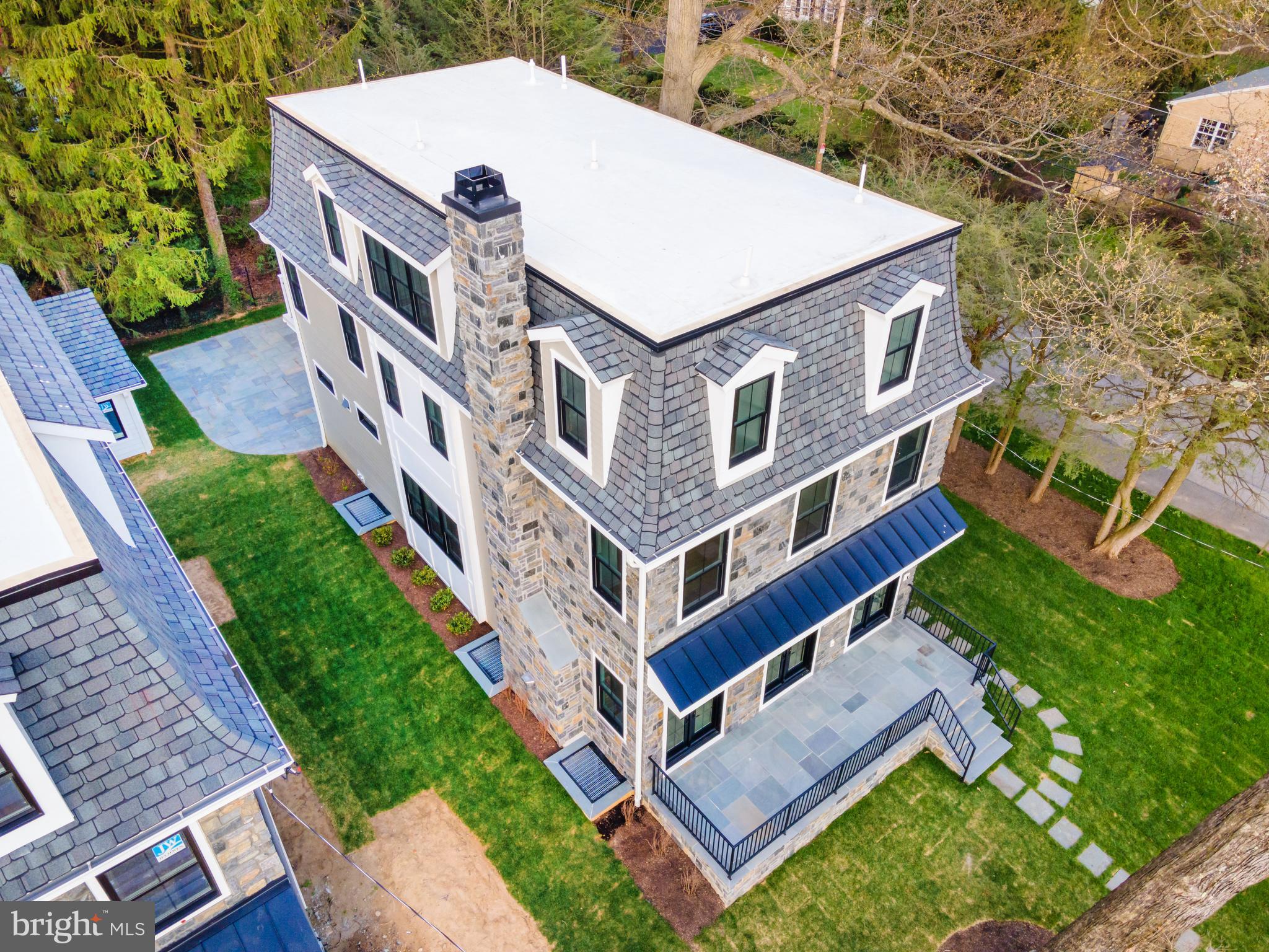 CHESTNUT HILL - Residential