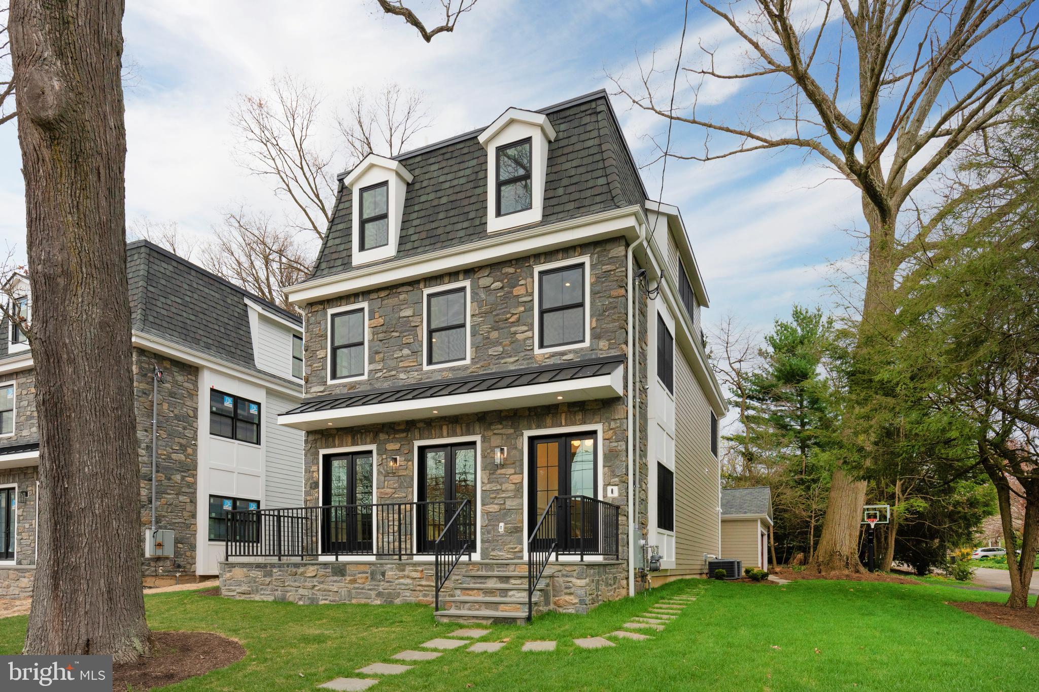 CHESTNUT HILL - Residential