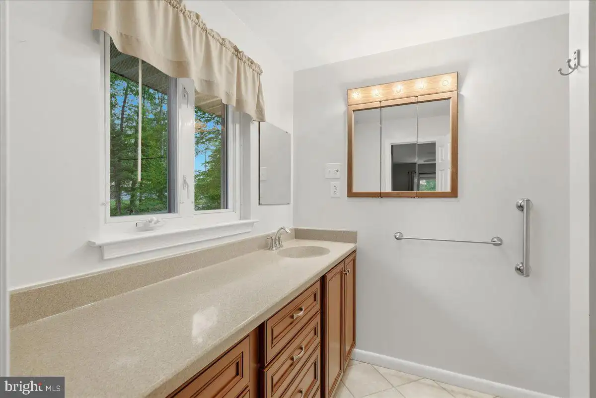 Additional image 75 of 18309 Cabin Road, Triangle, VA 22172