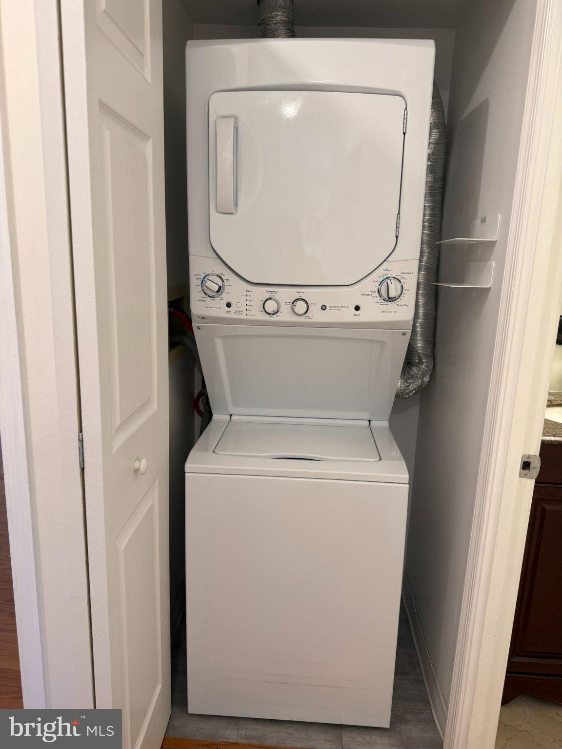 BURKE COVE - Residential