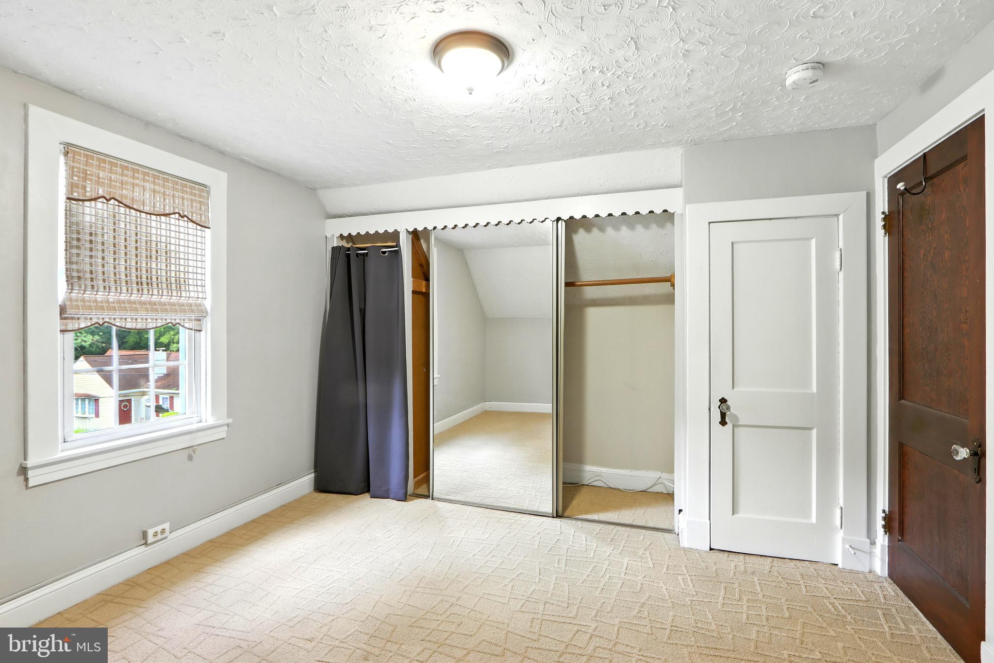 KINGSTON HEIGHTS - Residential