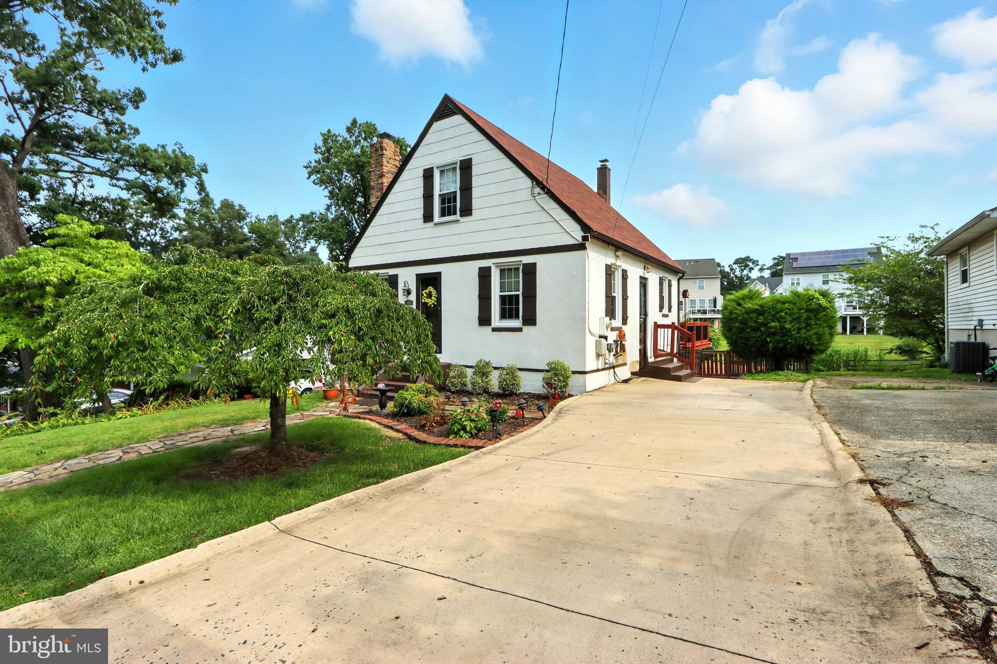 KINGSTON HEIGHTS - Residential