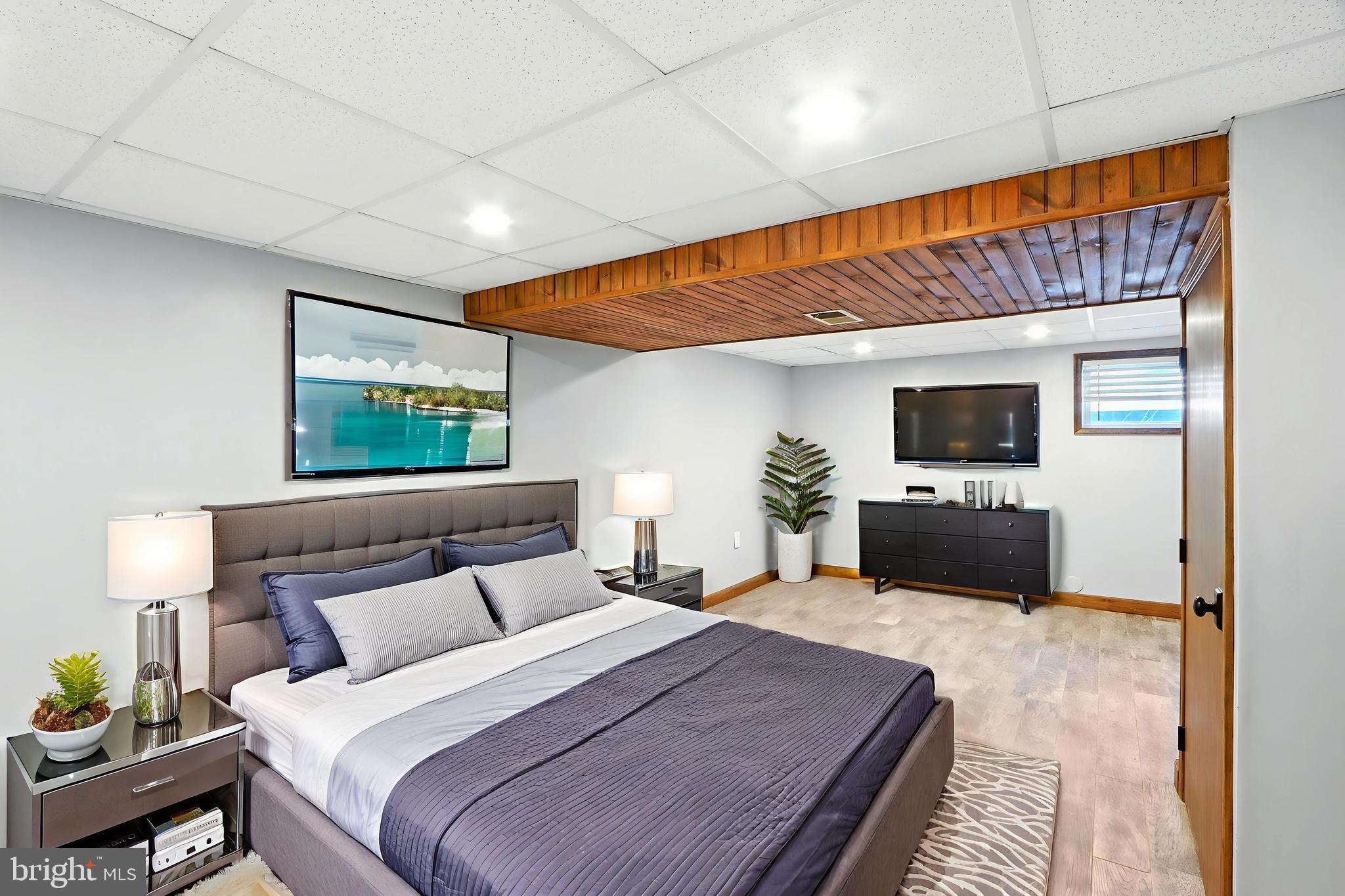 KINGSTON HEIGHTS - Residential