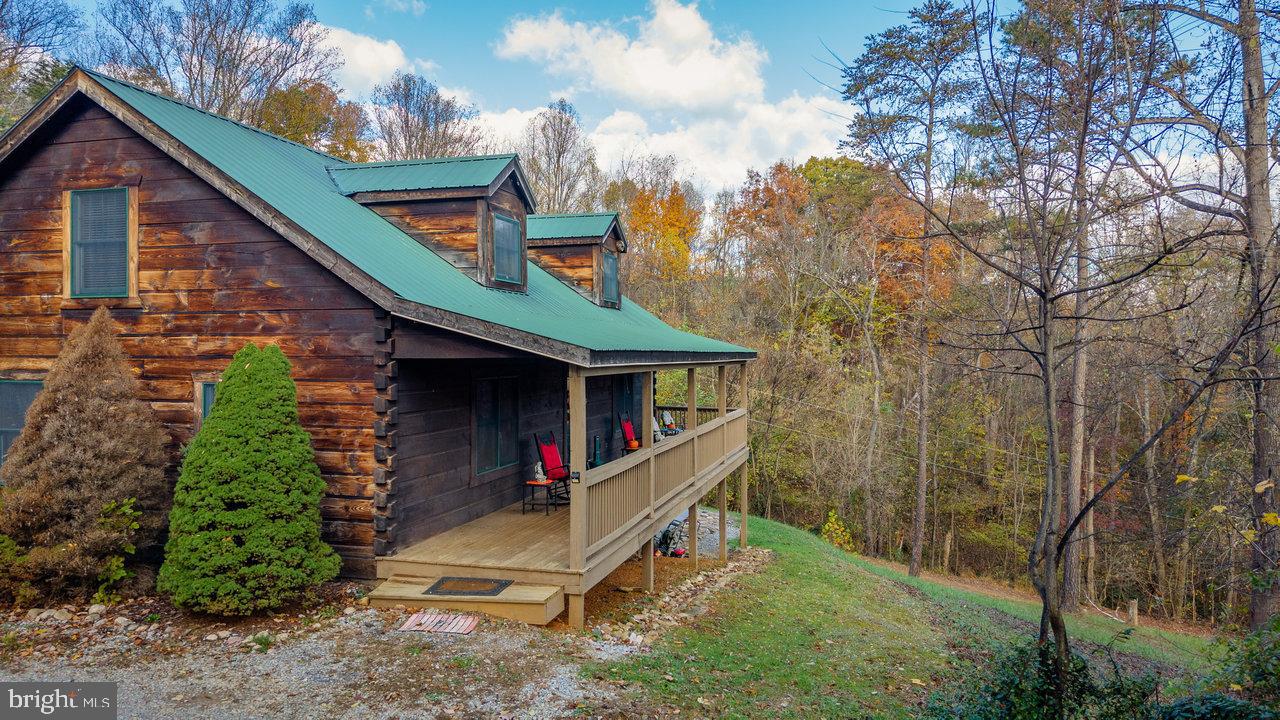 900 CROOKED RUN ROAD