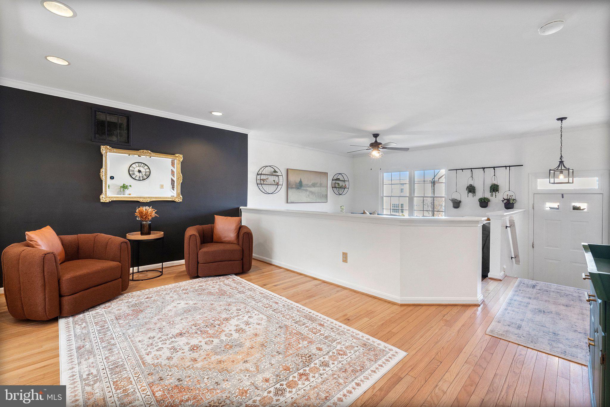 MIRROR RIDGE - Residential