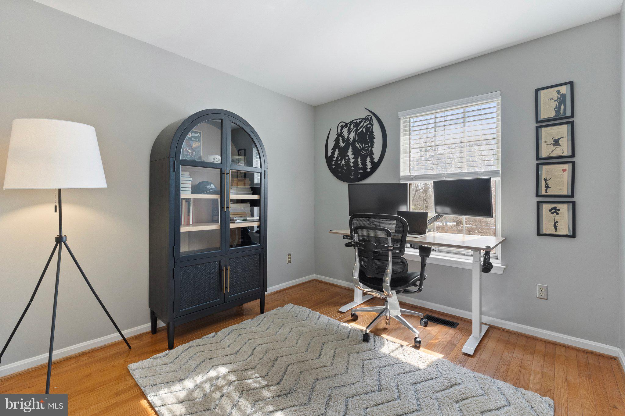 MIRROR RIDGE - Residential