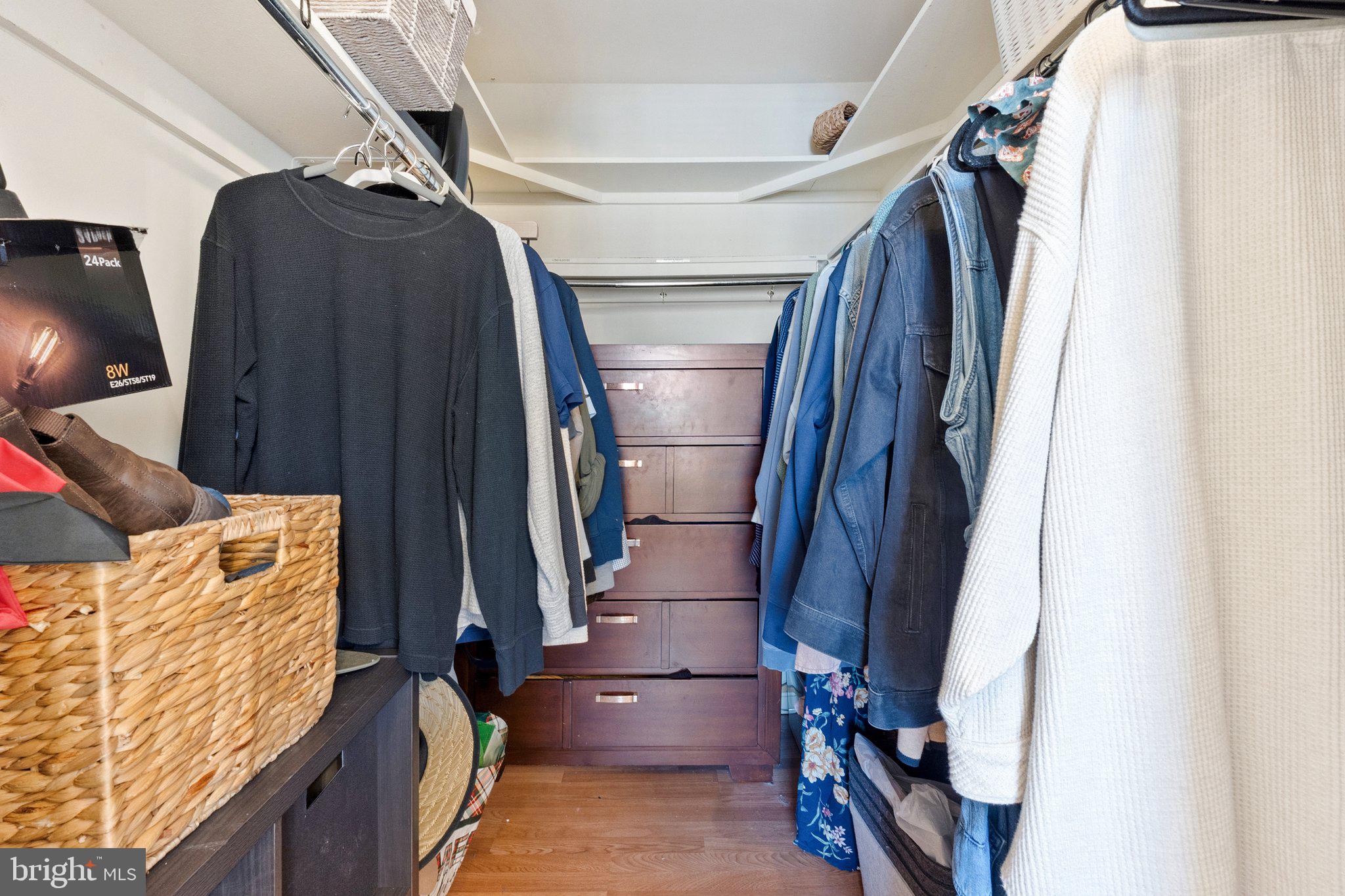 MIRROR RIDGE - Residential