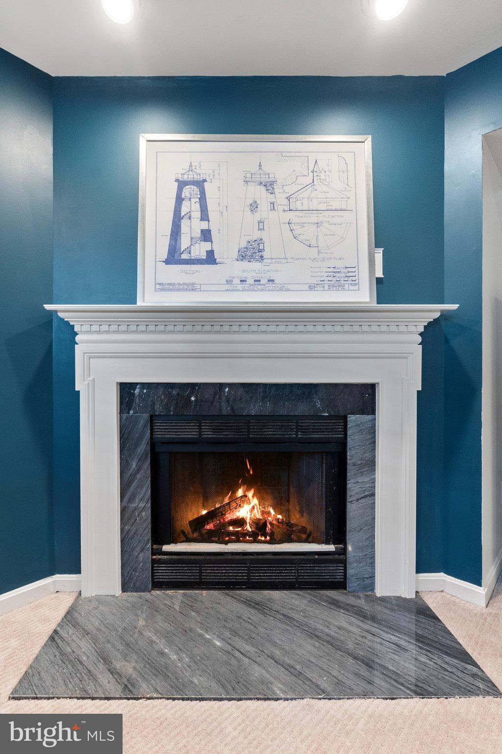 MIRROR RIDGE - Residential