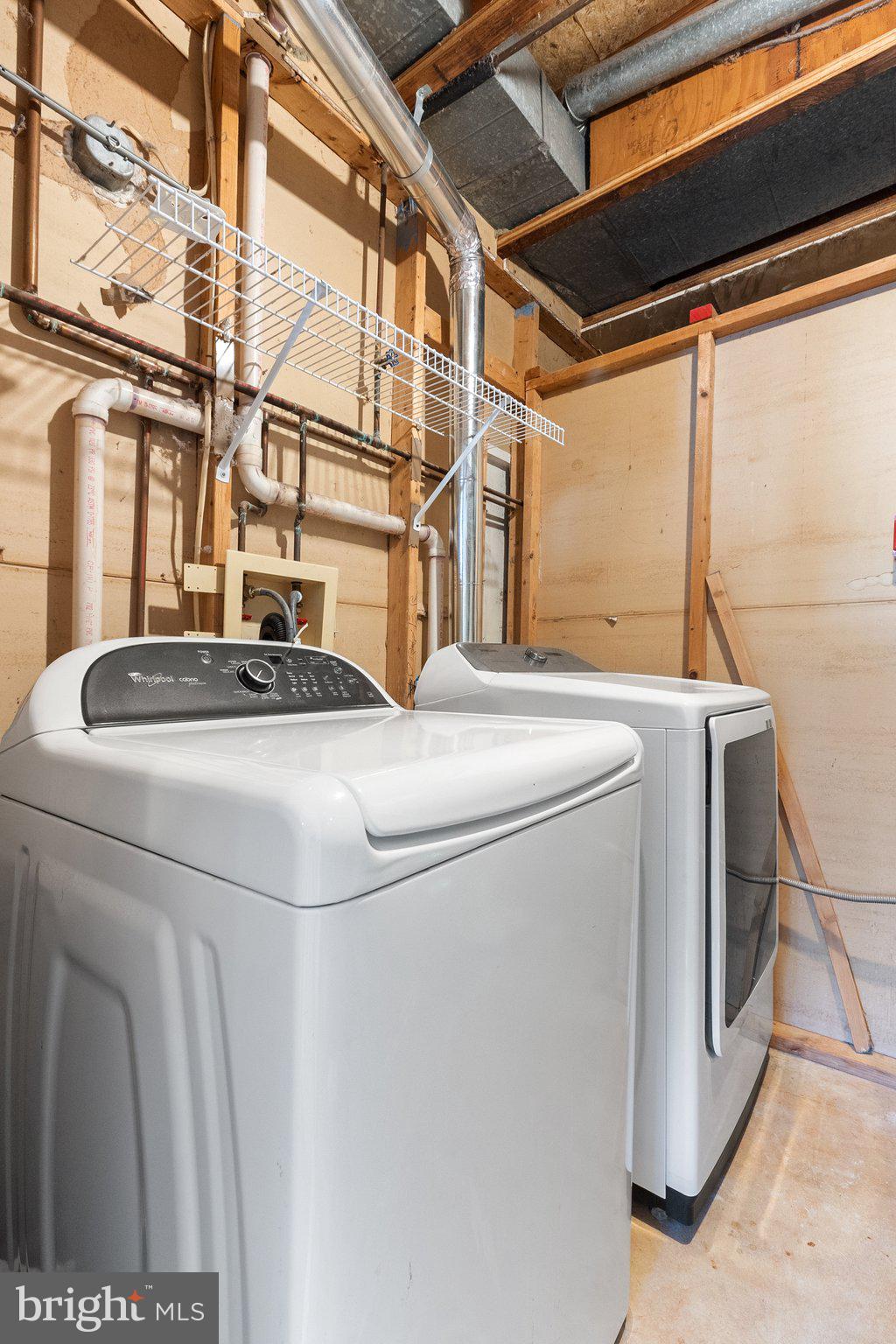 MIRROR RIDGE - Residential