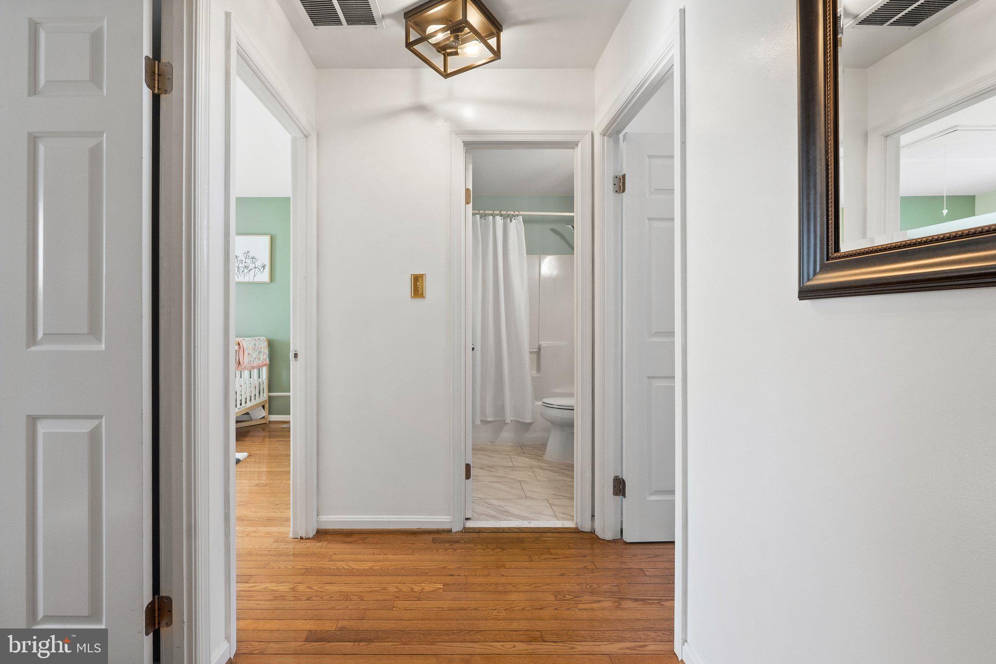 MIRROR RIDGE - Residential