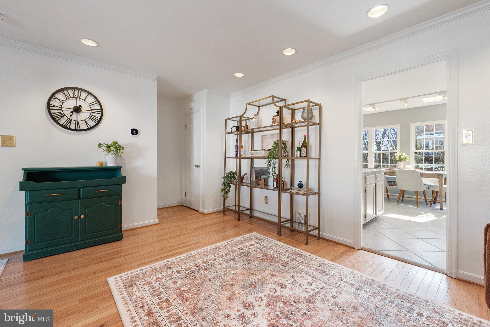 MIRROR RIDGE - Residential