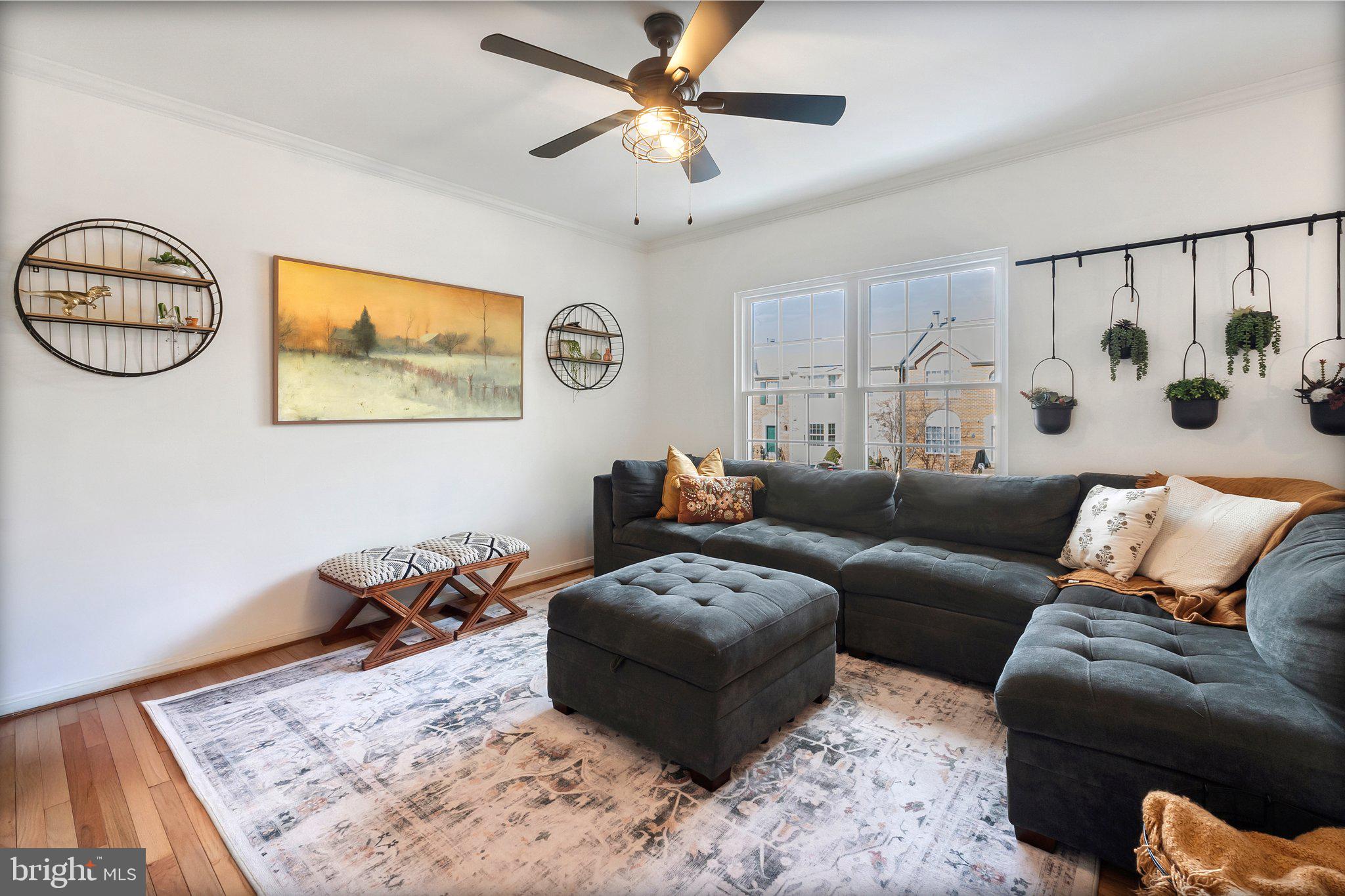 MIRROR RIDGE - Residential