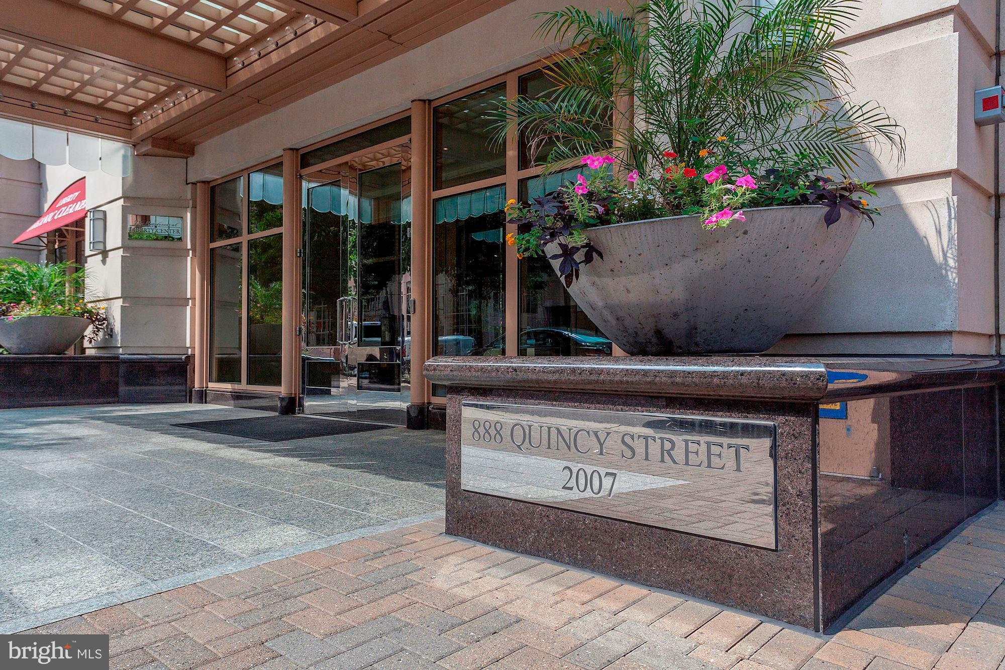 RESIDENCES AT LIBERTY CENTER - Residential Lease