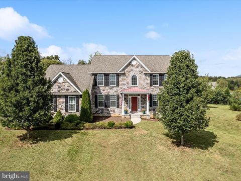 80 VARICK TRAIL HEDGESVILLE WV 25427