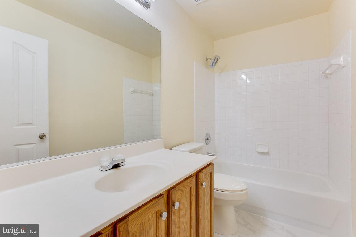 OAKLAND MILLS - Residential