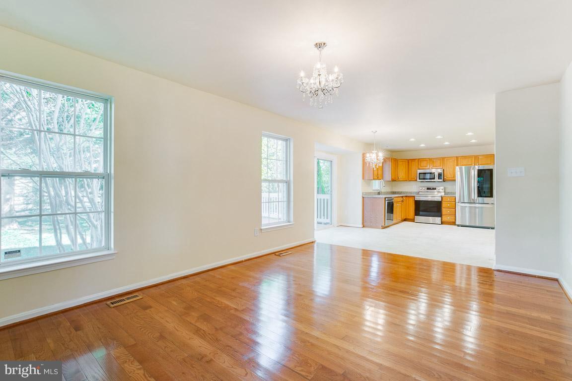 OAKLAND MILLS - Residential