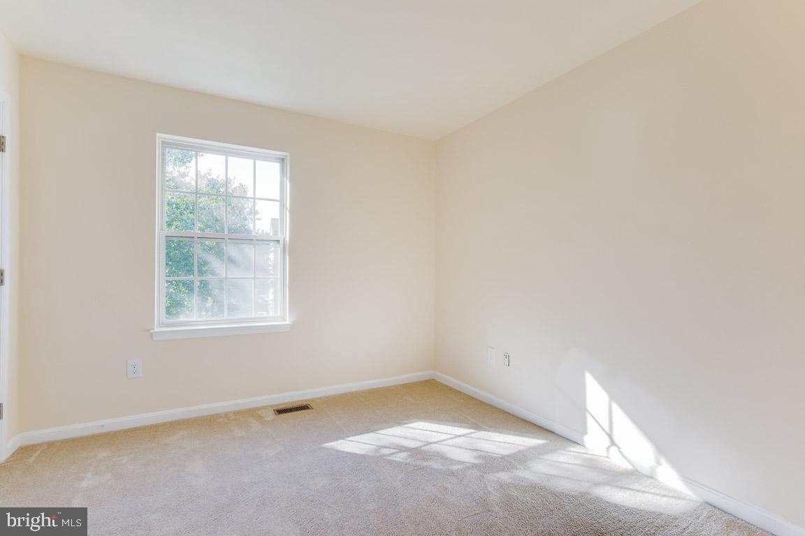 OAKLAND MILLS - Residential