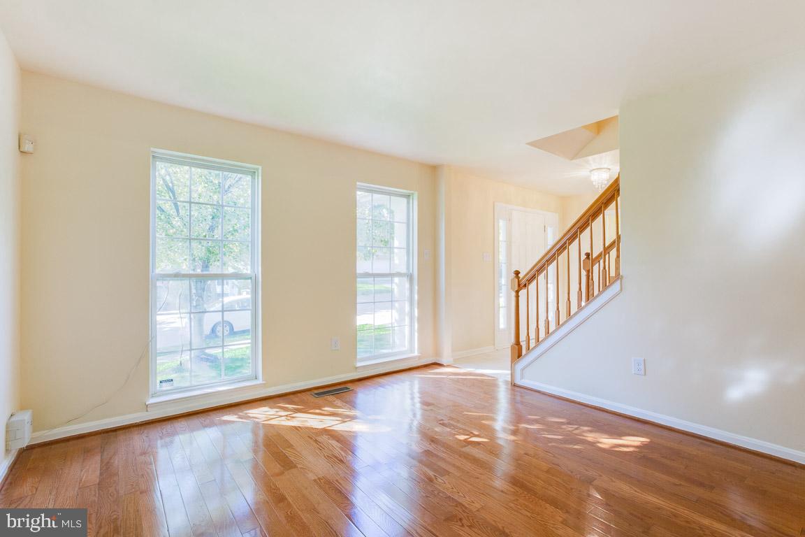 OAKLAND MILLS - Residential