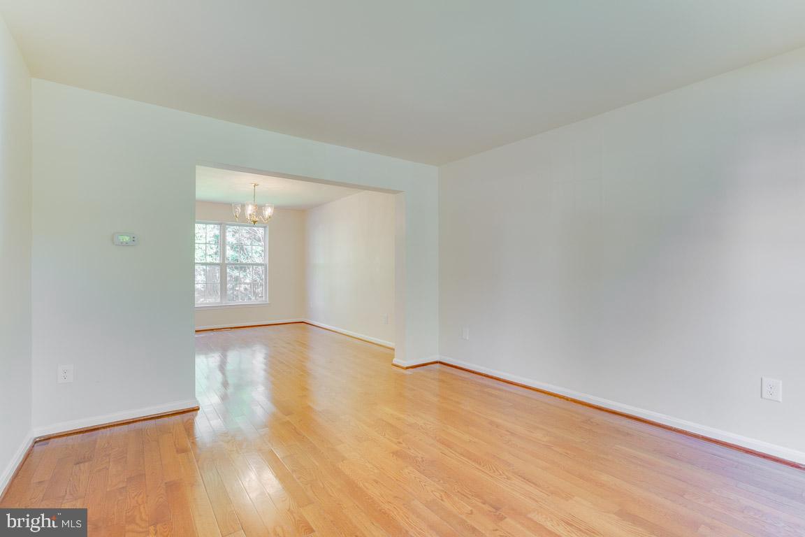 OAKLAND MILLS - Residential