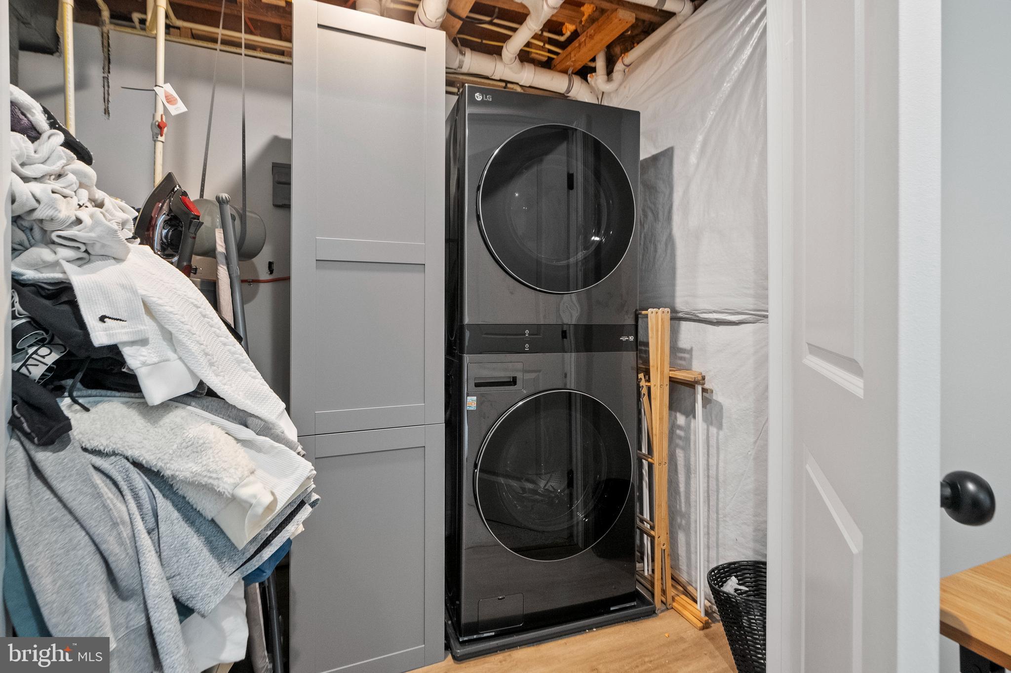 OAKLAND MILLS - Residential