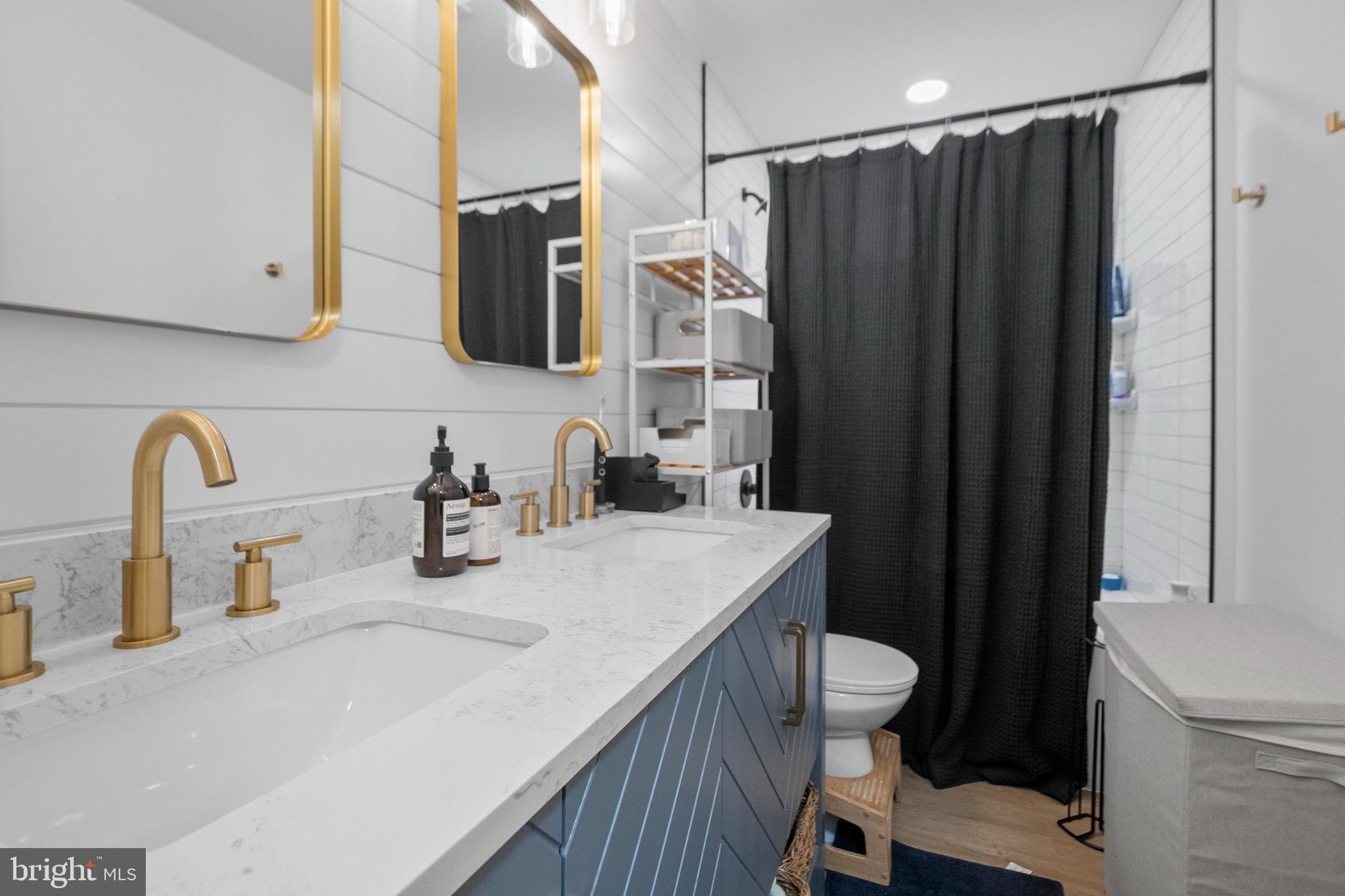 OAKLAND MILLS - Residential