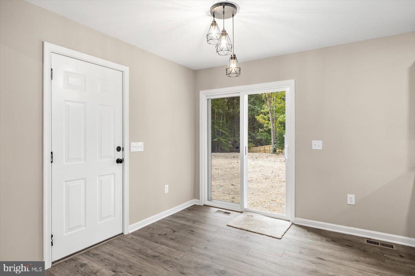 BATTLE PARK LAKES - Residential