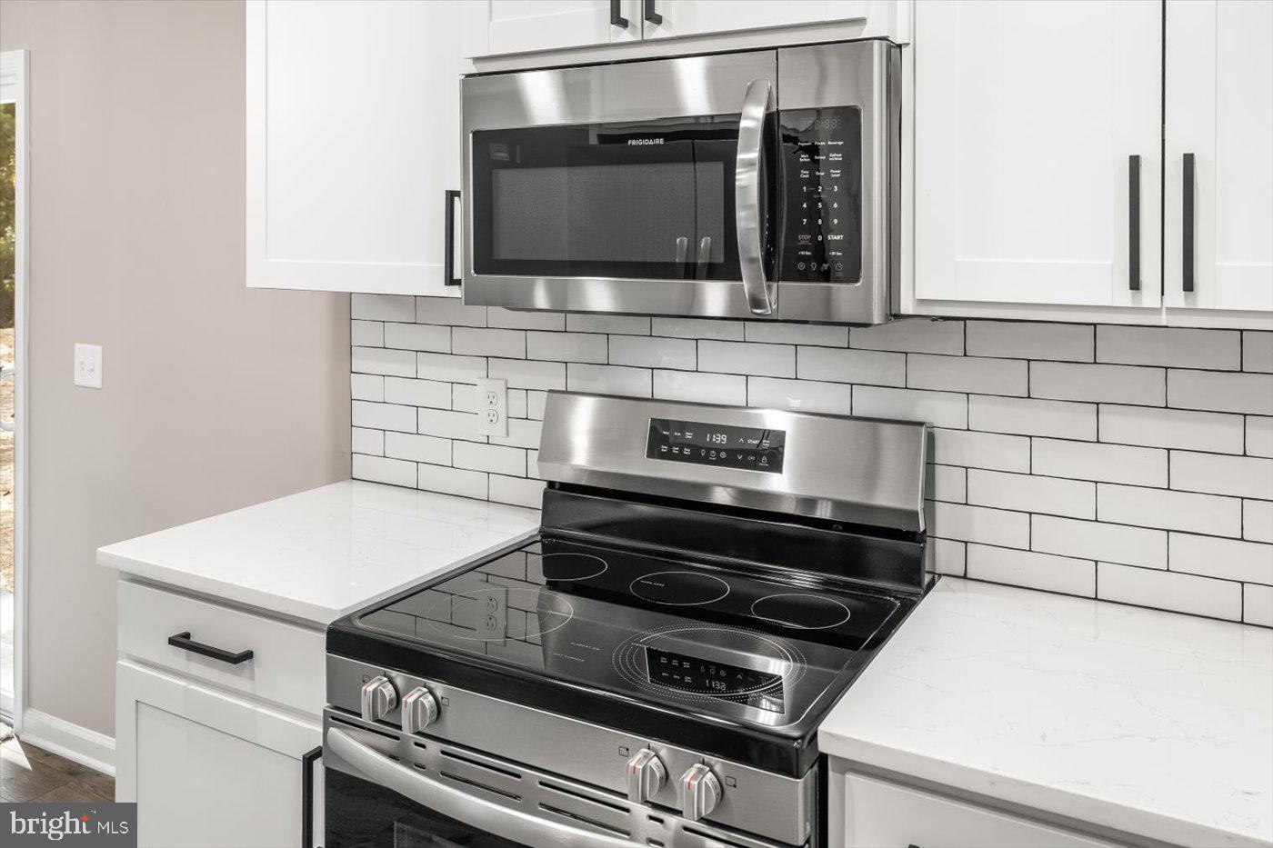 BATTLE PARK LAKES - Residential