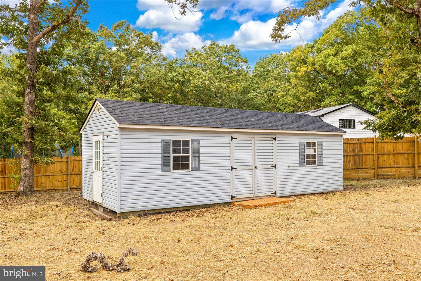 BATTLE PARK LAKES - Residential