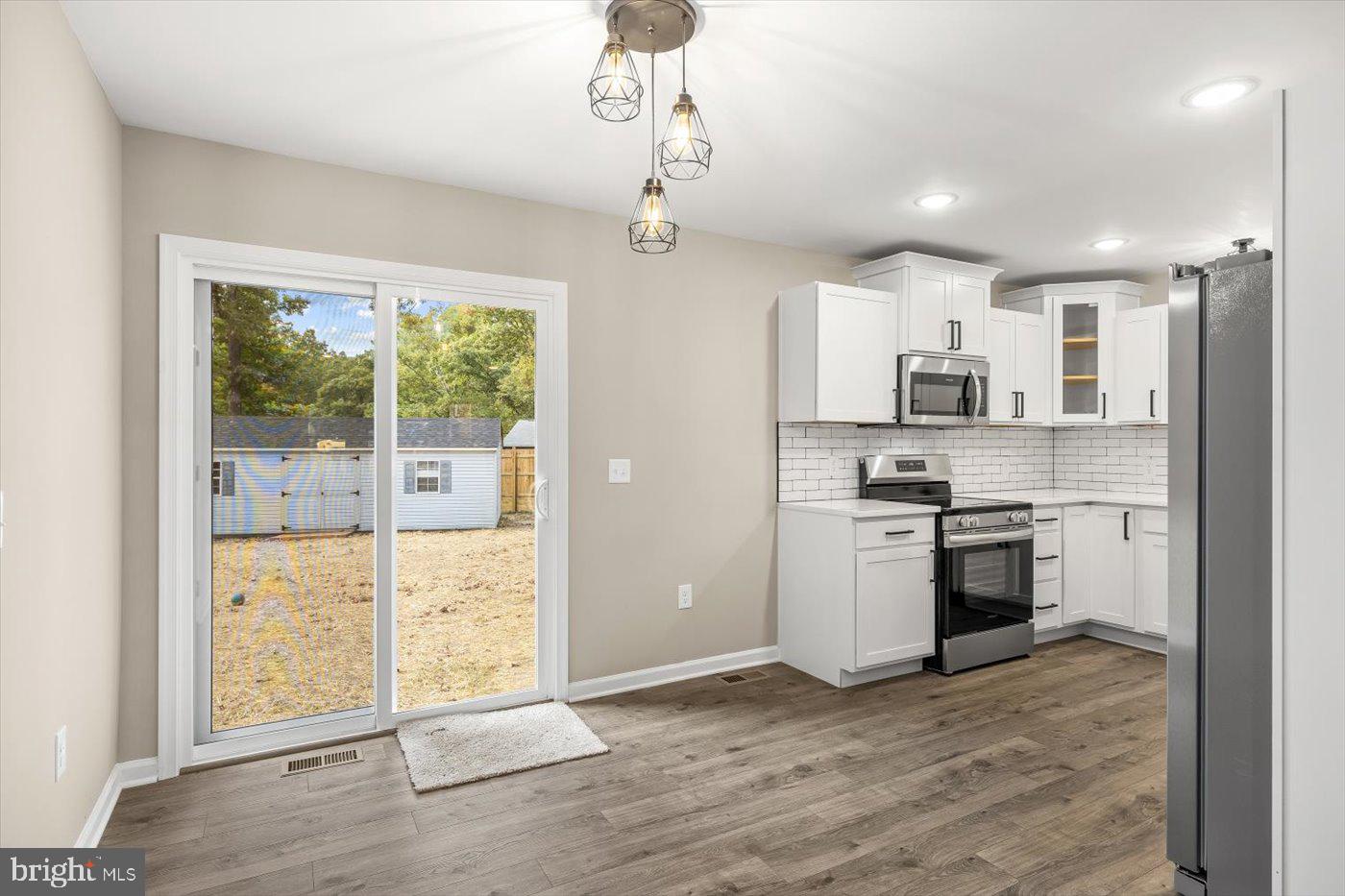 BATTLE PARK LAKES - Residential