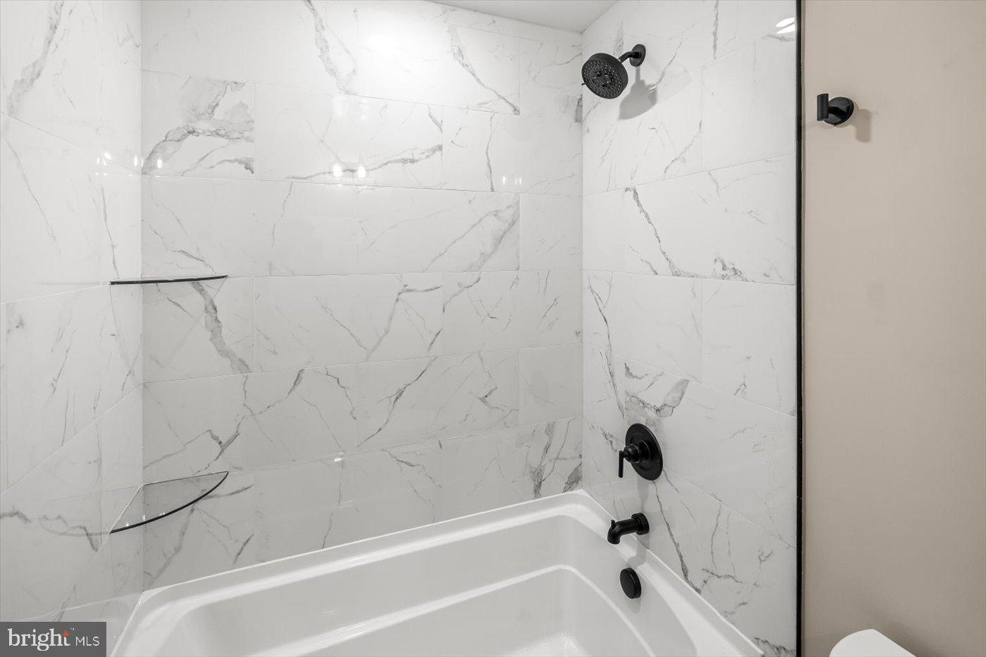 BATTLE PARK LAKES - Residential